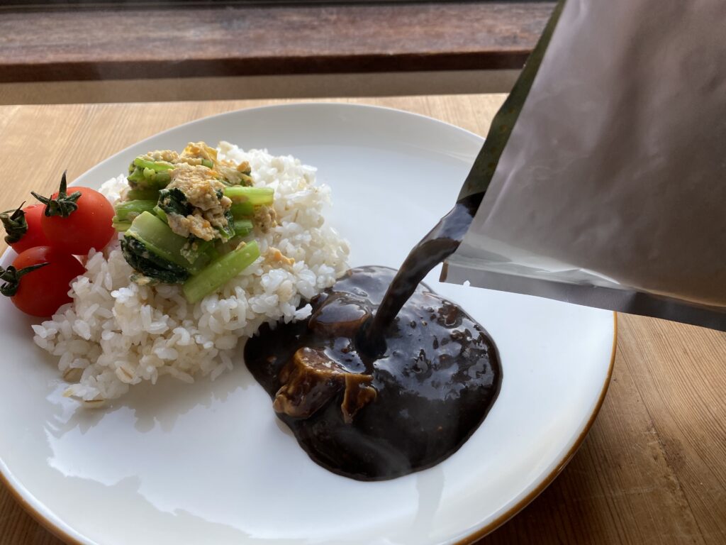 カレーですよ4541（ヤマモリ モリッシュ とろける玉ねぎとカカオの濃厚