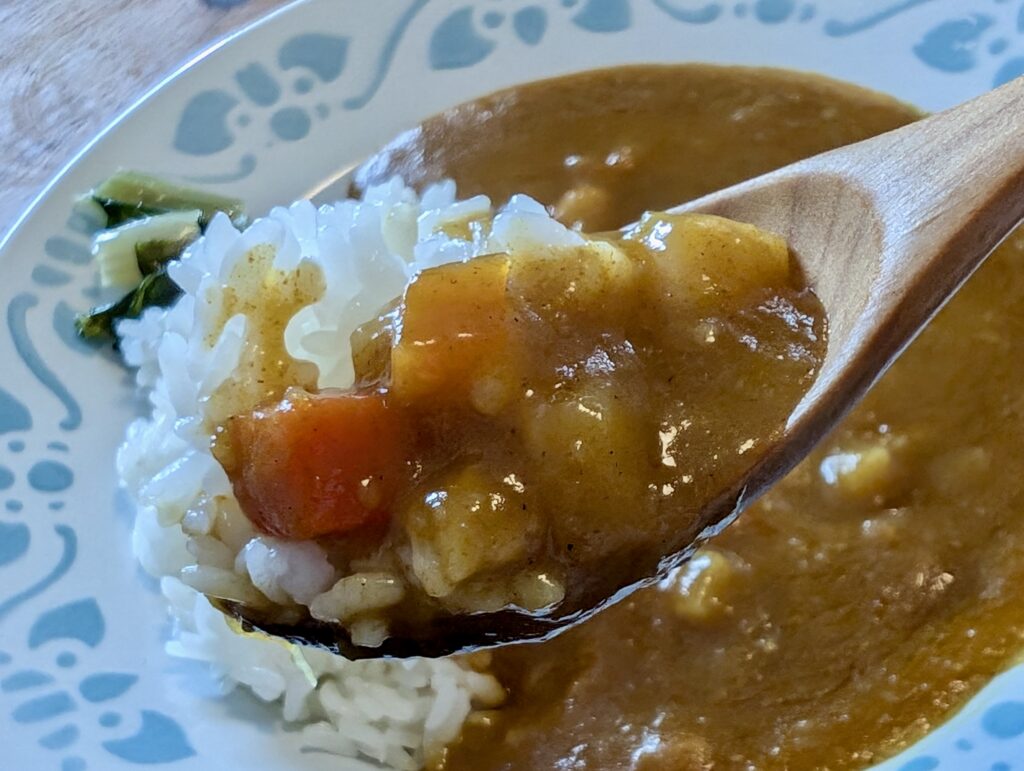 カレーですよ5337（レトルト ハウス 野菜のおいしさが溶け込んだマイルドなカレー お子さまカレー）これおいしい。アレンジベースにいい。│カレーライター  はぴい オフィシャルサイト