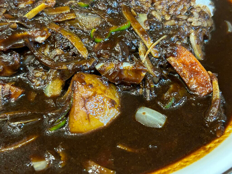 カレーですよ5394（秋葉原 ラホール外神田店）黒いカレーのしあわせ