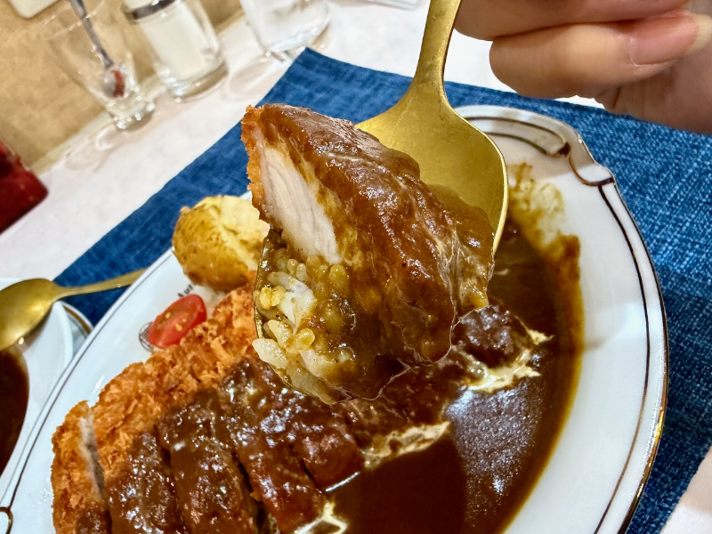 カレーですよ5722（築地 TSUKIJI.カフェ.スイス）「カツカレー