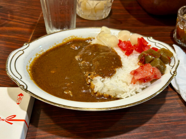 カレーですよ5441（神田紺屋町 カレーの店 インデラ）55年。│カレー